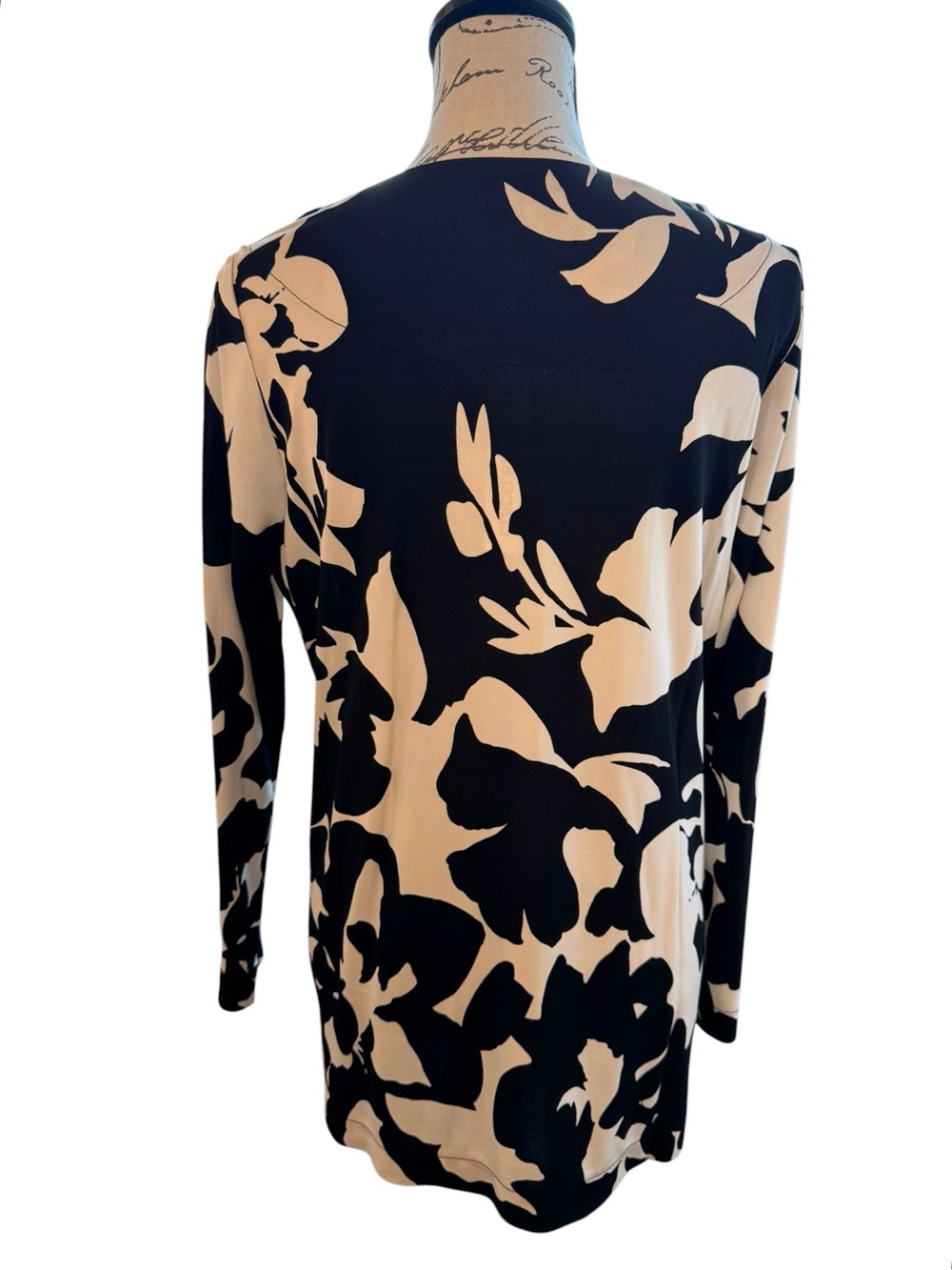 Chico's Black and Tan Floral Tunic NWT - Picture 4 of 12
